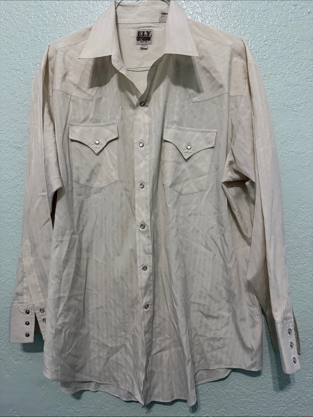 Ely Cattleman Light Cream Western Snap Shirt with Chest Pockets